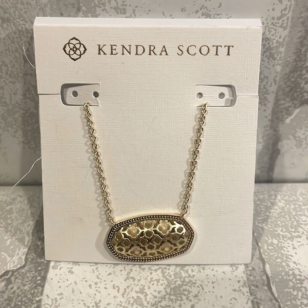 Kendra Scott Dollie Pendant Gold Necklace - Picture 3 of 7